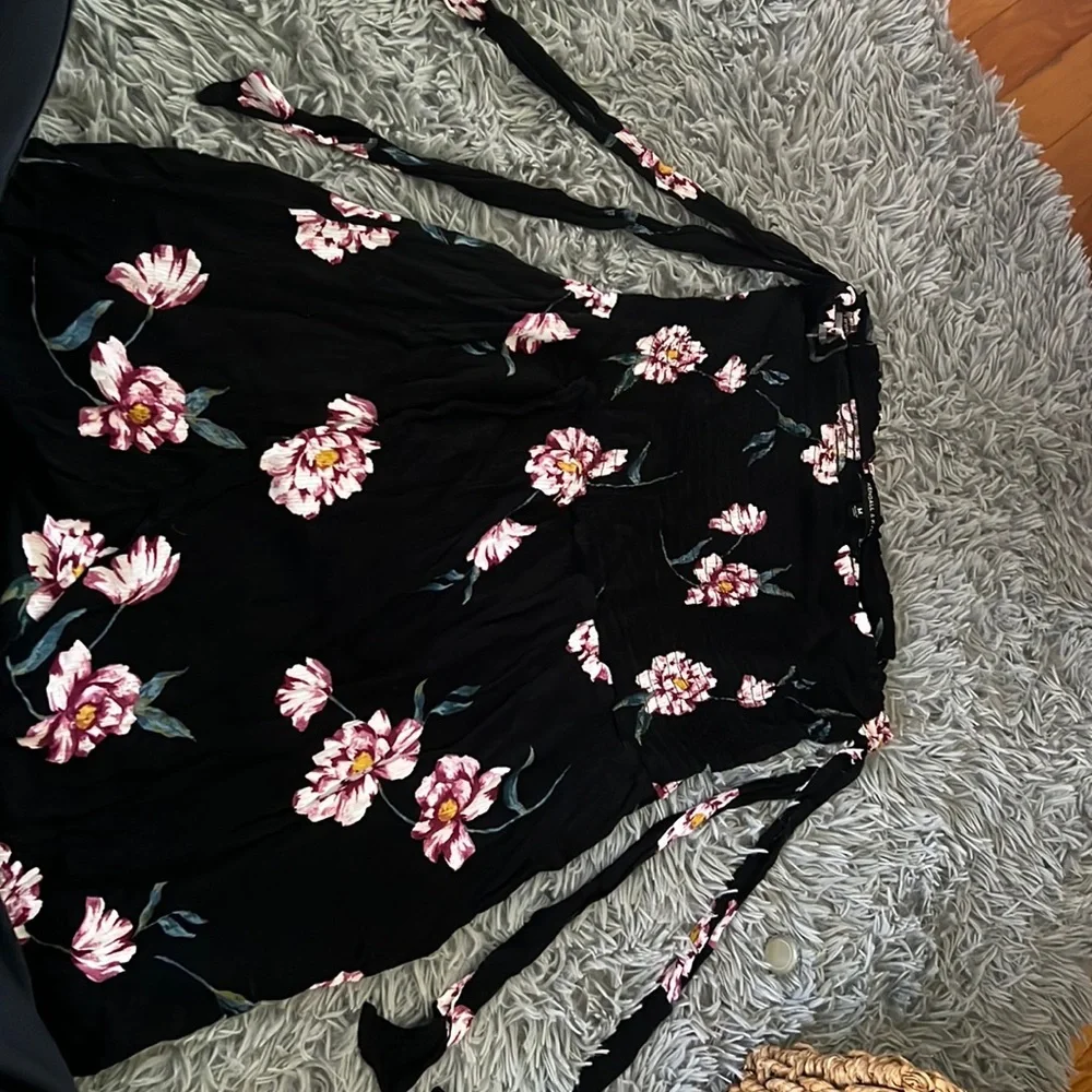 Dress - Picture 1 of 2